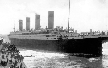 titanic-departing-southampton-dock